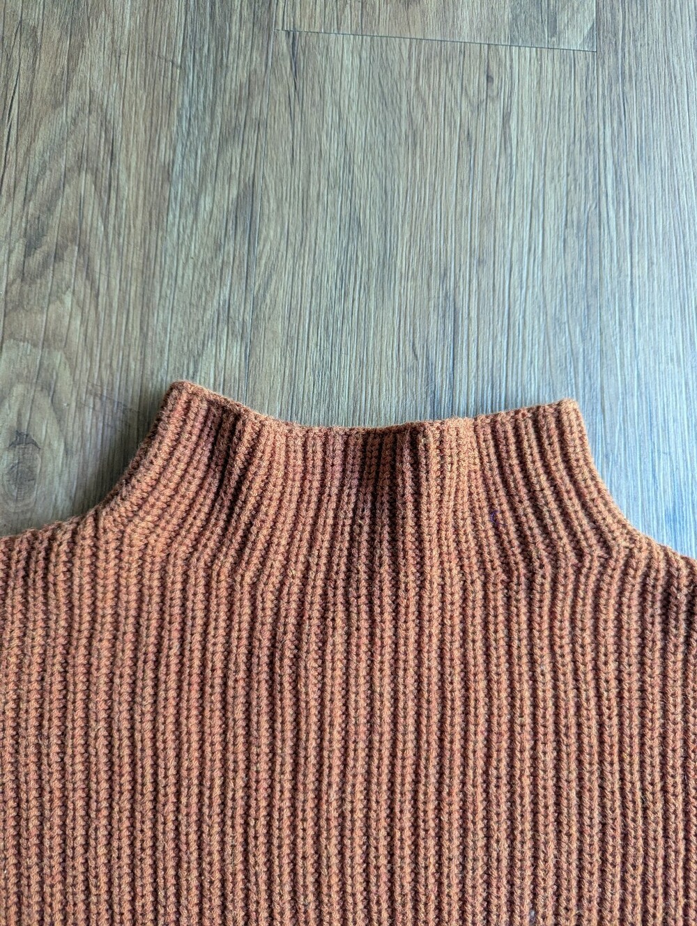 100% Cotton Cozy Ribbed Mock Neck Sweater - Rust Sz M - Picture 3 of 5